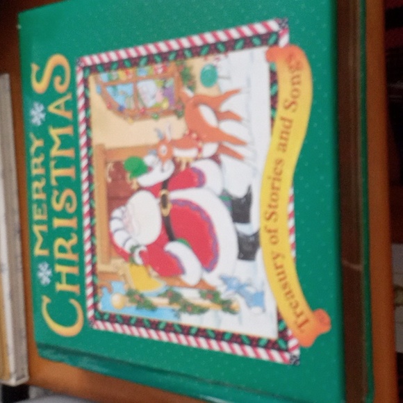 Merry Christmas Treasury Of Stories And Songs - Picture 1 of 2